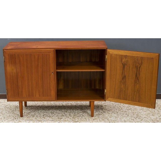 1960s Small Rosewood Sideboard by Poul Hundevad from Hundevad & Co., Denmark, 1960s For Sale - Image 5 of 11