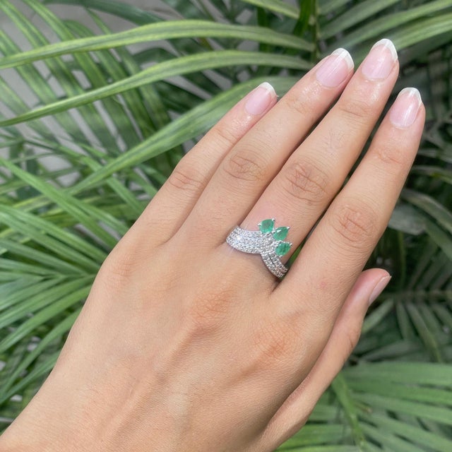 Victorian Inspired Certified 1.14 Ct Pear Cut Emerald & Diamond Crown Cocktail Ring Size 8 For Sale - Image 9 of 14
