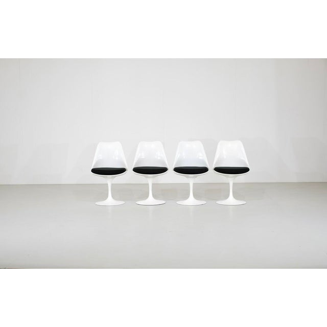 1960s Pivoting Tulip Chairs by Eero Saarinen for Knoll, 1960s, Set of 4 For Sale - Image 5 of 8