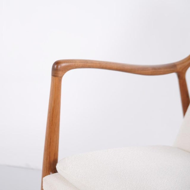 Walnut Lounge Chair with Light Fabric by Finn Juhl, 1952 For Sale - Image 6 of 11