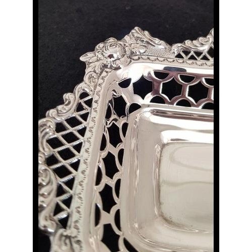 Victorian Sterling Silver Trinket Dish from William Comyns & Sons, London, 1899 For Sale - Image 3 of 18