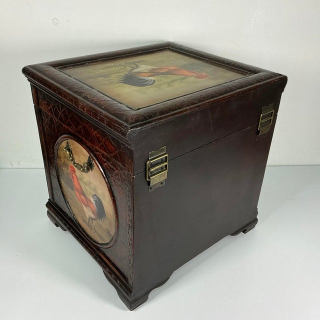 1970s Vintage Farmhouse Arts & Crafts Boho Chic Velvet Lined Rooster Storage Box For Sale - Image 10 of 18