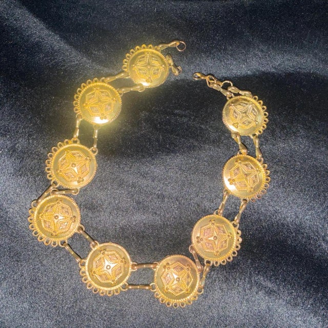 1970s Costume Jewelry Gilded Metal Medallion Italian Necklace For Sale - Image 10 of 16