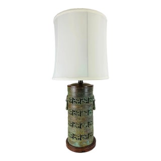 Mid-Century Vintage Chinese Inspired Bronze Table Lamp After James Mont For Sale