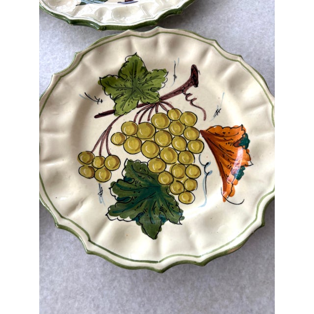 Italian Antique Hand-Painted Cantagalli Firenze Majolica Italian Plates- Set of 4 For Sale - Image 3 of 5