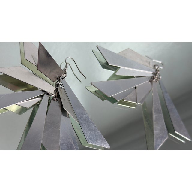 Metal Late 20th Century Pair of Contemporary Chandelier Earrings With Elongated Silver Geometric Fringe For Sale - Image 7 of 7
