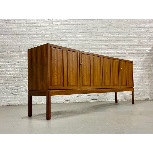 1960s Mid Century Modern Rosewood Credenza / Media Stand by Karl Erik Ekselius, Attributed For Sale - Image 11 of 16