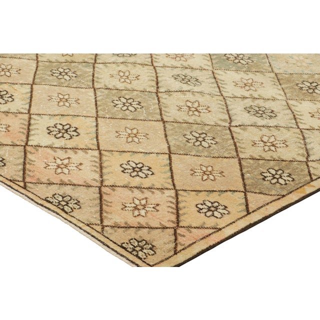 Vintage Zeki Müren Rug in Beige With Polychromatic Diamond Pattern | Rug & Kilim For Sale In New York - Image 6 of 7