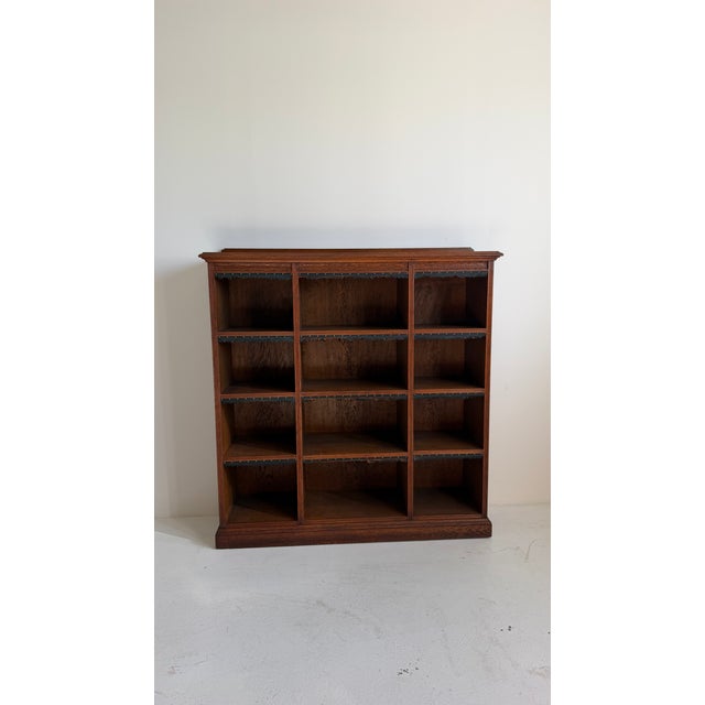 Antique English Victorian Oak Open Bookcase with Leather-Trimmed Shelves, 1800s For Sale - Image 10 of 10