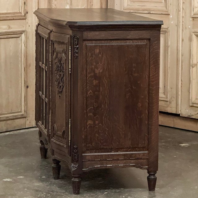 19th Century Louis XVI Liégeois Style Oak Display Buffet For Sale - Image 12 of 18