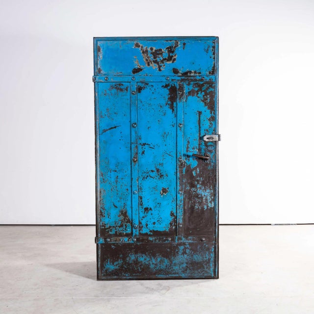 English Industrial Strong Locker, 1920s For Sale - Image 15 of 15
