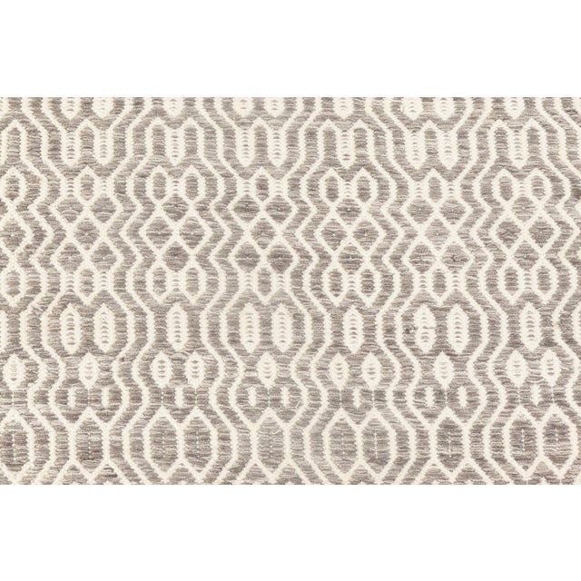 Contemporary White and Gray Flat-Weave Wool Rug by Doris Leslie Blau For Sale - Image 4 of 10