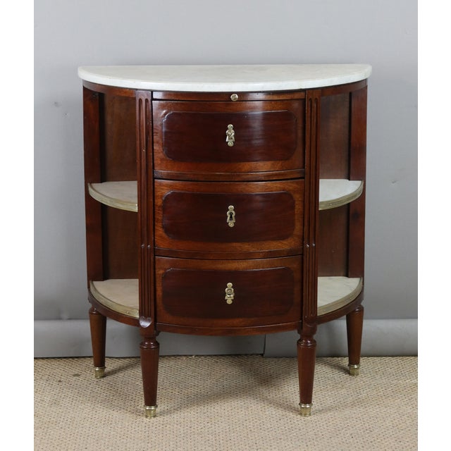 Louis XVI Commode in Wood For Sale - Image 3 of 14