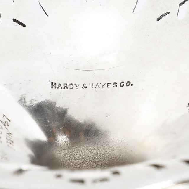 1900s Pair of Aesthetic Movement Sterling Silver Tazas Signed Hardy & Hayes Co. For Sale - Image 12 of 18