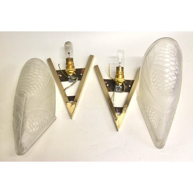 Pine cone ornament in glass, which is hold by an massive brass/bronze fixture. - Electric renewed I have official proof of...