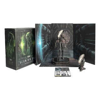 Limited Edition Alien Big Chap Japan Figure from Prime 1 Studio, 2000s For Sale
