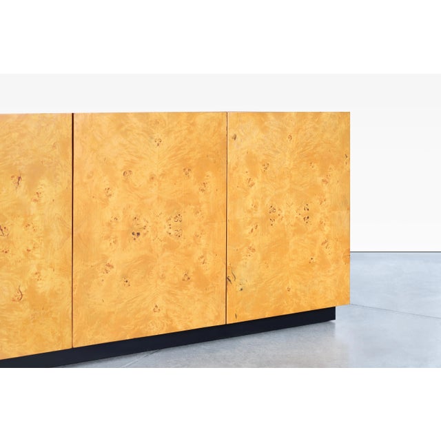 Mid-Century Modern Burl Wood Credenza by Arthur Umanoff for Dillingham For Sale In Los Angeles - Image 6 of 12