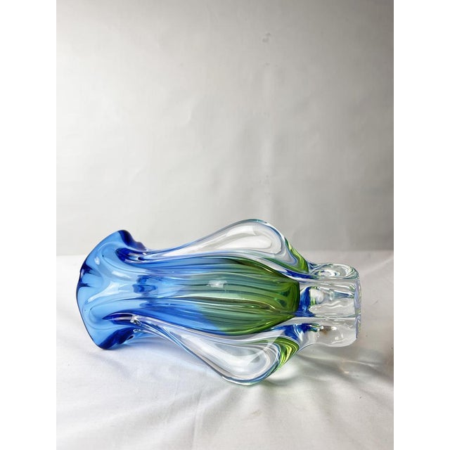 Sommerso Marine Blue and Lime Art Glass Vase by Josef Hospodka for Chribska, 1960s For Sale - Image 4 of 11