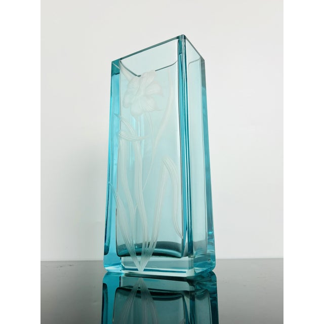 1960s 20th Century Art Glass Vase with Hand-Engraved Floral Décor by Moser, Czechoslovakia, 1960s For Sale - Image 5 of 12