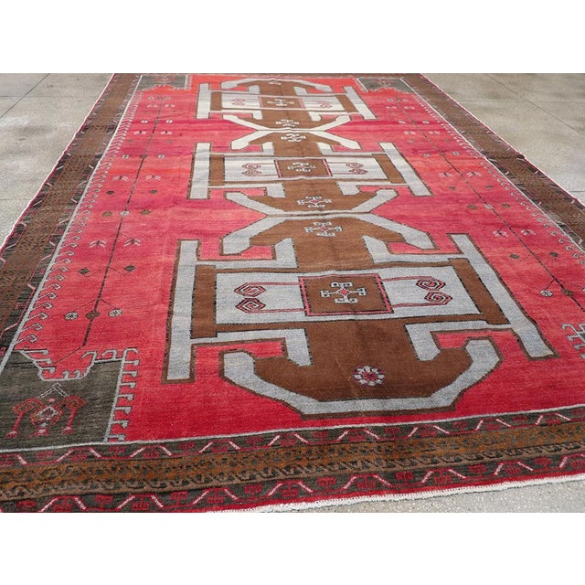 Galerie Shabab Collection Mid-20th Century Turkish Anatolian Room Size Carpet For Sale In New York - Image 6 of 8