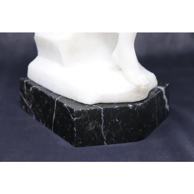 Art Deco Sculpture in White Carrara Marble, 1920s For Sale - Image 4 of 18