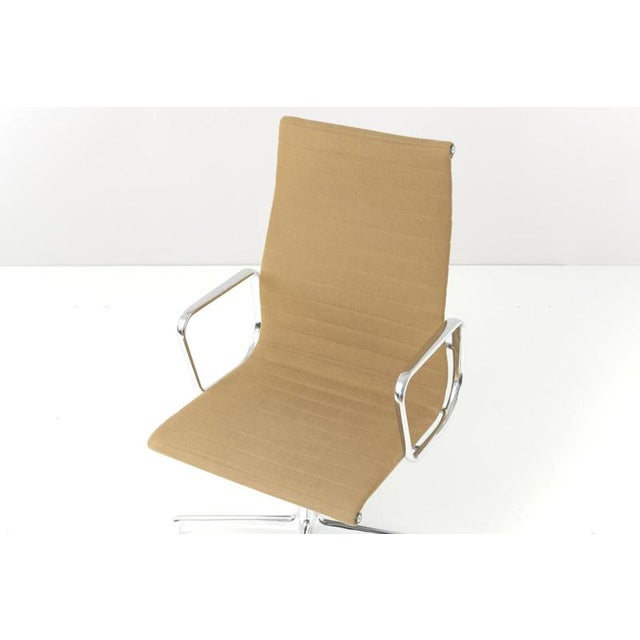 Alu Group Conference Chair by Ray and Charles Eames for Herman Miller, USA, 1958 For Sale - Image 10 of 18