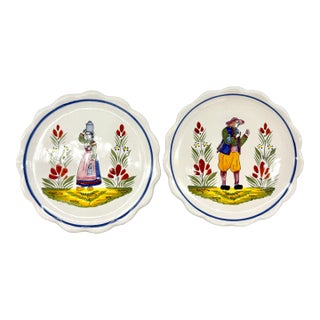 Pair of Late 20th Century Small Henriot Quimper Faience Dishes For Sale