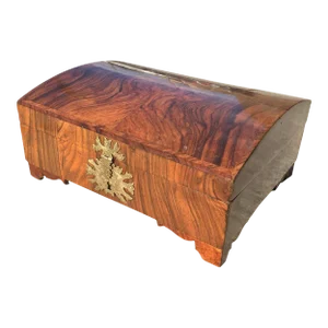 18th Century 18th Century Walnut & Feather Banded Dome Top Box