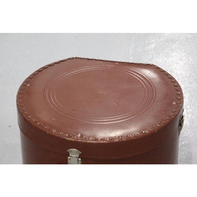 Round Brown Hat Box, 1890s For Sale - Image 14 of 18