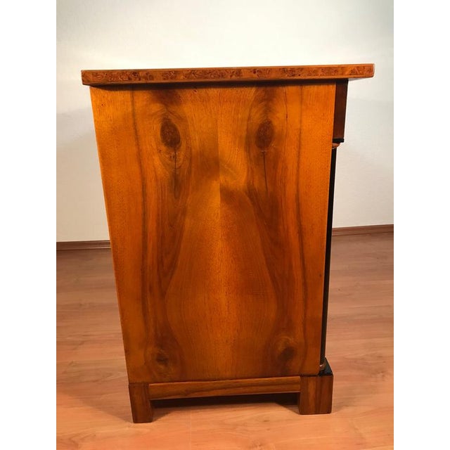 19th Century German Biedermeier Walnut Dresser, 1820 For Sale - Image 5 of 11