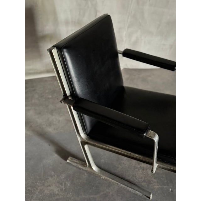 Mid-Century Modern Attributed to Adrian & Ditte Heath Series 186 Airport Chair for Cado | Circa 1969 For Sale - Image 3 of 11