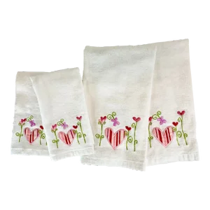 1990s Boho Chic Valentines Heart Tip and Hand Towels - Set of 4