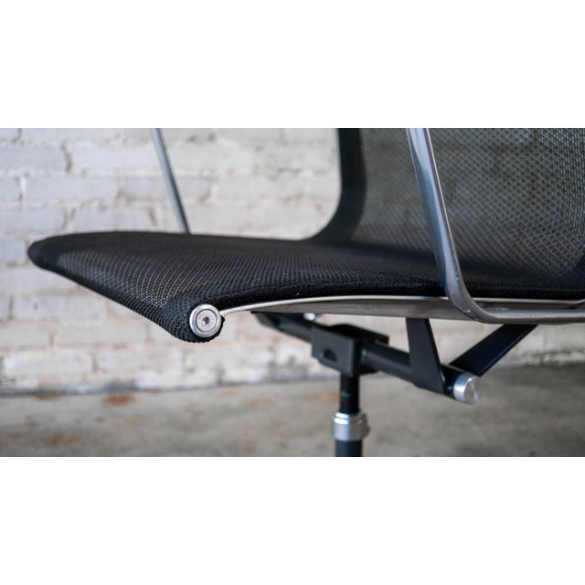 Metal Herman Miller Eames Aluminum Group Mesh Chair For Sale - Image 7 of 17
