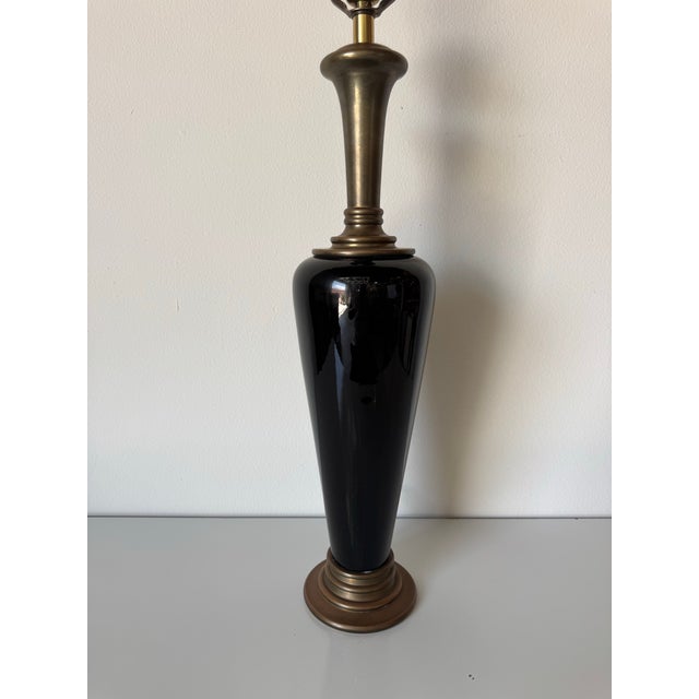 1980's Vintage Hollywood Regency Brass and Glass Table Lamp by Chapman For Sale - Image 4 of 11