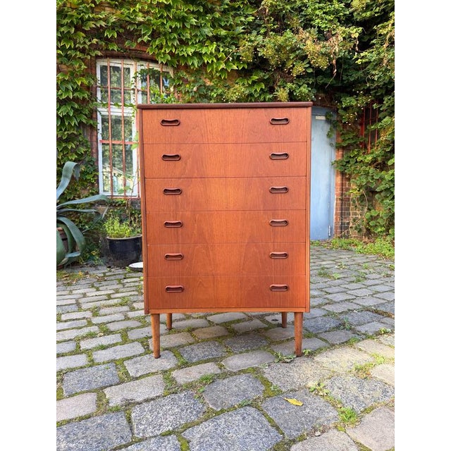 Teak Chest of Drawers with Recessed Handles from Kværndrup Møbelfabrik For Sale - Image 4 of 11