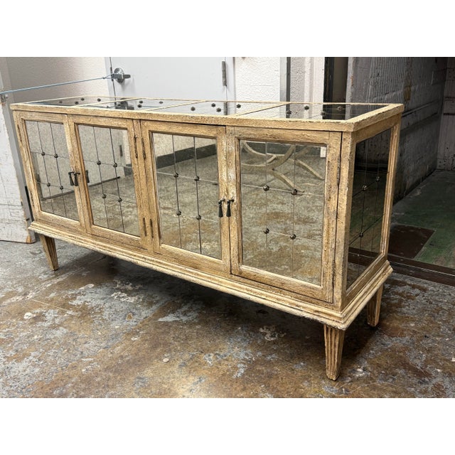 Traditional Hooker Furniture Mélange DeVera Mirrored Console For Sale - Image 3 of 12