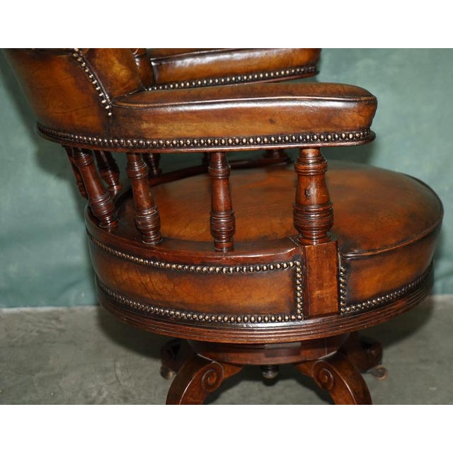 Antique Captain's Desk Chair in Brown Leather, 1880 For Sale - Image 15 of 18