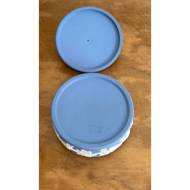 Mid-Century Modern Vintage 1973 Wedgwood Made in England Blue Jasperware Round Trinket Box For Sale - Image 3 of 11