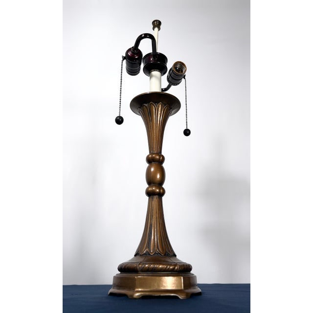 Metal 1970s Neoclassical Stiffel American Bronze Column Lamp - Dual Light Pull Chain For Sale - Image 7 of 12