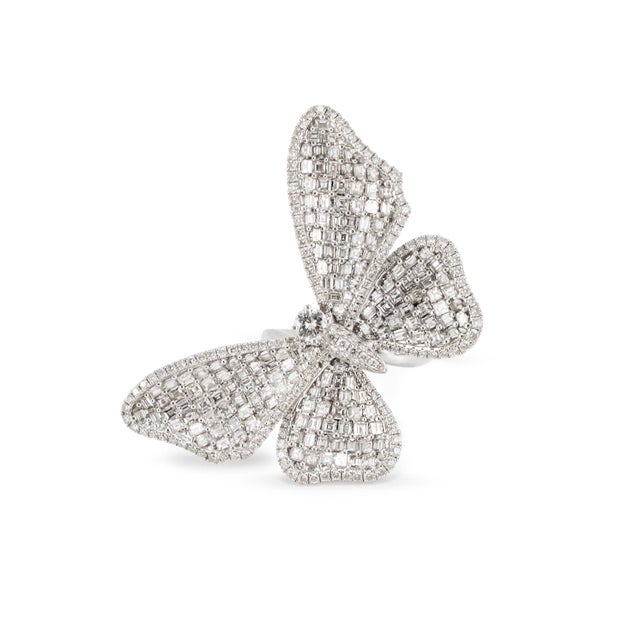 Modern 18k White Gold 7ctw Square Baguettes and Rounds Diamond Butterfly Cocktail Ring, Size 7 For Sale - Image 3 of 8