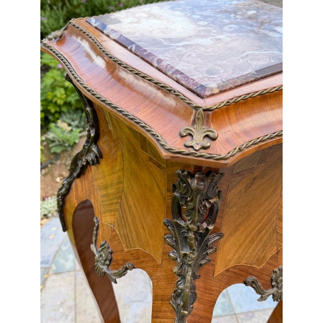 Late 19th Century Antique French Louis XV Style Marble-Top Parquetry Jardinière Stand With Bronze Mounts For Sale - Image 5 of 11