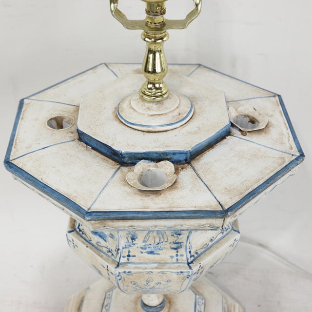 Pair of Vintage Hand-Painted Dutch Blue and White Tile-Style Metal Table Lamp - Octagonal Urn With Pastoral Scenes For Sale - Image 13 of 16