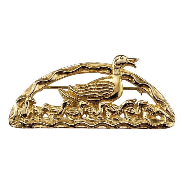 Mid 20th Century Hand and Hammer DeMatteo Duck Family 14k Yellow Gold Brooch For Sale