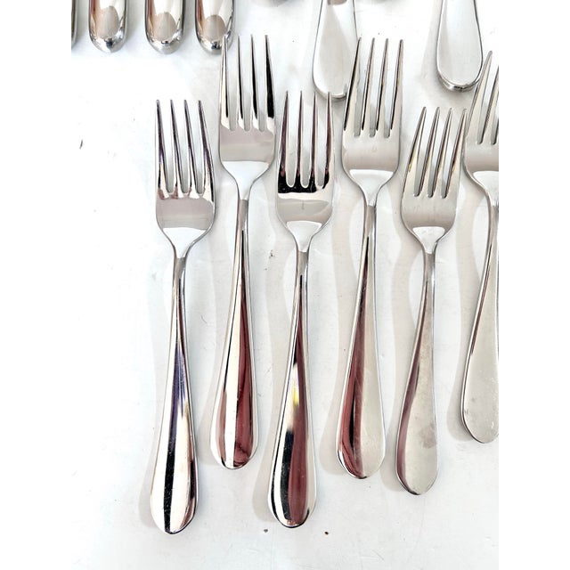 Wallace Flatware Set – Modern Teardrop Pattern, 18/10 Stainless Steel - Minimalist Table Setting – Service for Four For Sale In Louisville - Image 6 of 12