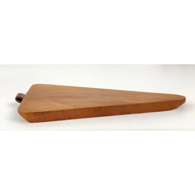 Triangular Walnut Cutting Board with Amboss Knife from Werkstätte Carl Auböck, 1950s, Set of 2 For Sale - Image 6 of 11
