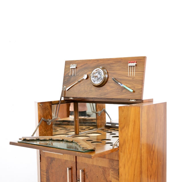 1950s English Walnut & Burl Dry Bar Liquor Cabinet For Sale In Los Angeles - Image 6 of 15