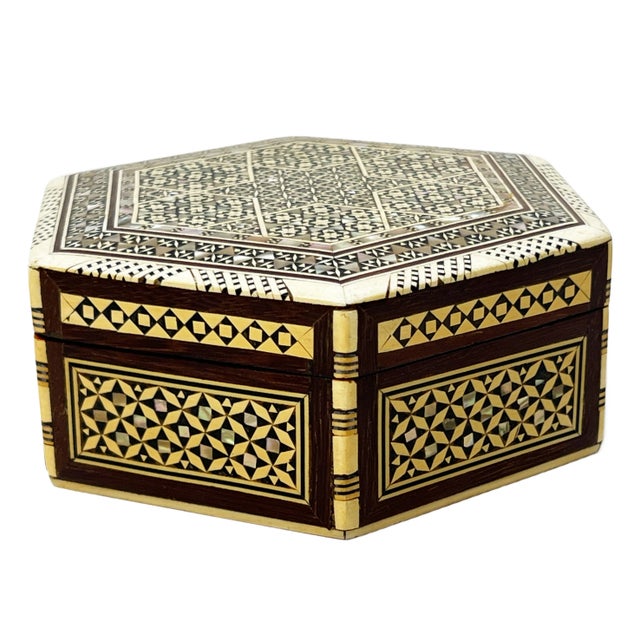 Mid-Century Modern Vintage Wooden Hand Made Inlaid Wood & Mother of Pearl Geometric Box For Sale - Image 3 of 3