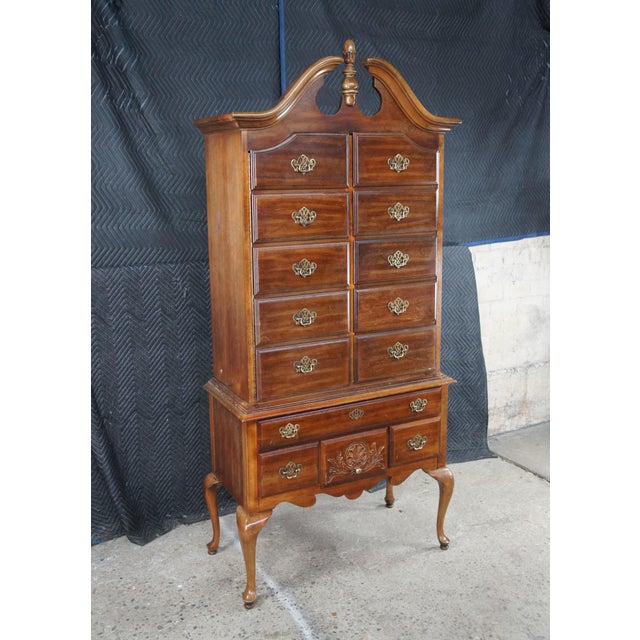 1980s 1980s American Drew Queen Anne Style Cherry Highboy Dry Bar Liquor Display Cabinet For Sale - Image 5 of 16