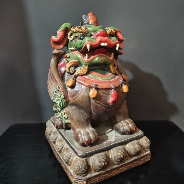 Brown 1950s Pair of Large Chinese Glaze Feng Shui Pixiu Wealth Guardian Sculptures For Sale - Image 8 of 9
