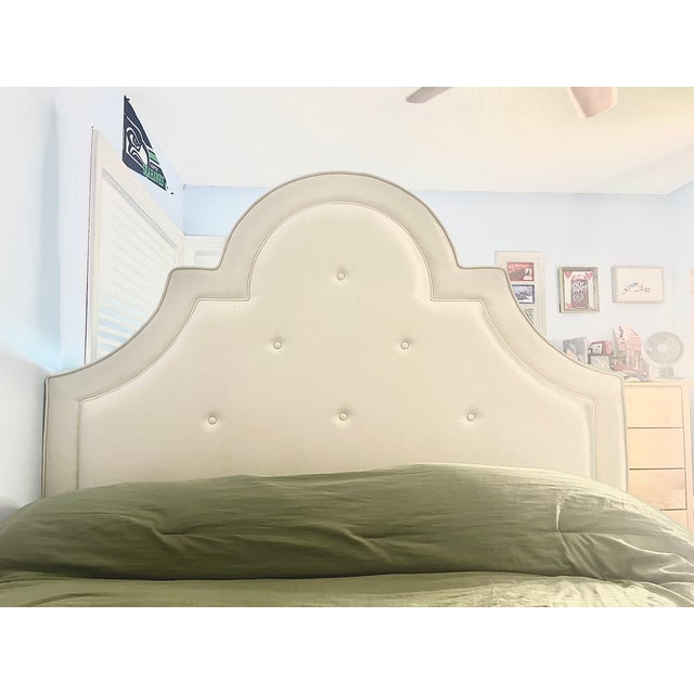 condition: like new make / manufacturer: Pottery Barn model name / number: York Collection size / dimensions: 6'H x 6'W x...